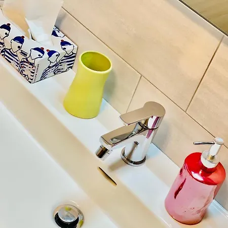 Smart Design Station Apartment *