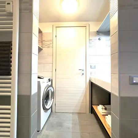 Smart Design Station Apartment *